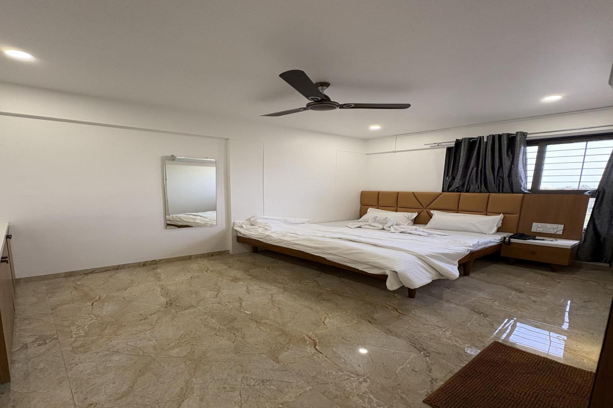 Hotel Ruchi Executive Сатара Экстерьер фото