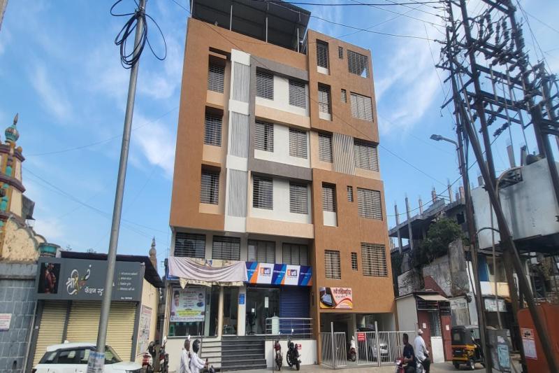 Hotel Ruchi Executive Сатара Экстерьер фото